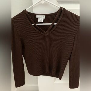 St. John Sport Ribbed Knit Sweater With V Neck Detail